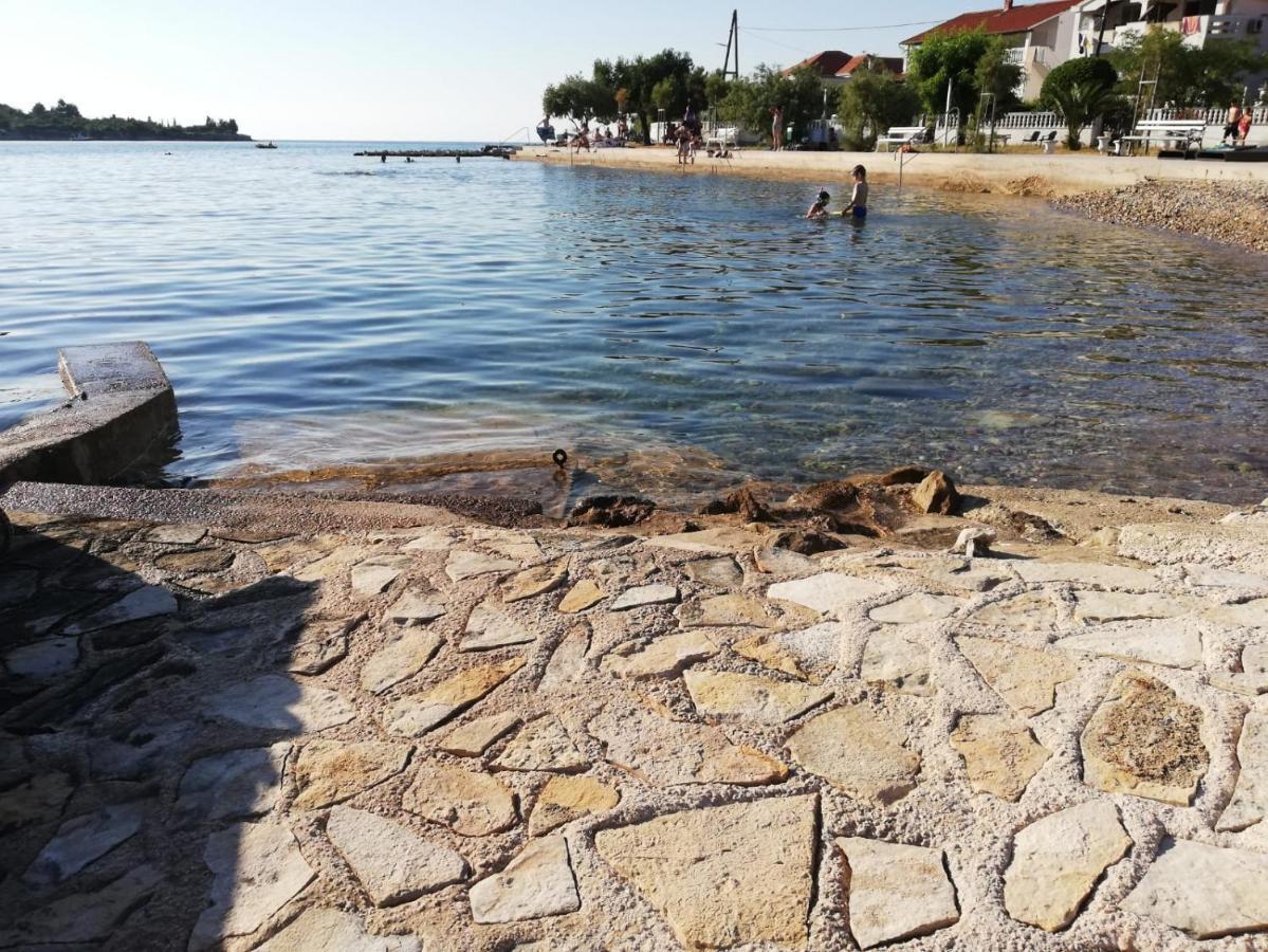 Apartman Andela Preko Bagian luar foto